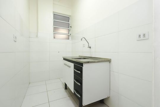 Cozinha de apartamento à venda com 1 quarto, 45m² em Vila Clementino, São Paulo
