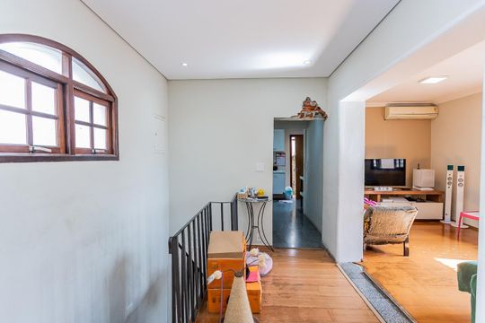 Hall passagem de casa para alugar com 10 quartos, 500m² em Vila Pereira Barreto, São Paulo