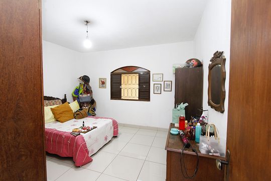 Casa à venda com 4 quartos, 530m² em Vila Ermelinda, Belo Horizonte