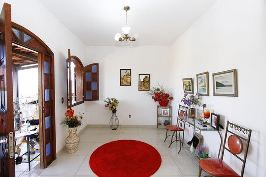 Casa à venda com 4 quartos, 530m² em Vila Ermelinda, Belo Horizonte