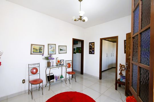 Casa à venda com 4 quartos, 530m² em Vila Ermelinda, Belo Horizonte