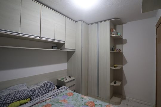 Quarto 1 de apartamento à venda com 2 quartos, 50m² em Guajuviras, Canoas