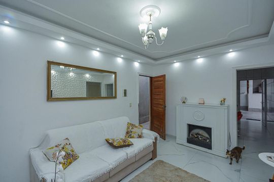 Sala de casa à venda com 3 quartos, 250m² em Jardim das Imbuias, São Paulo