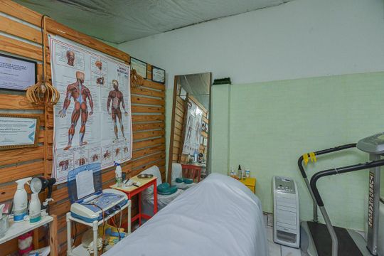 Quarto de Serviço de casa à venda com 3 quartos, 250m² em Jardim das Imbuias, São Paulo