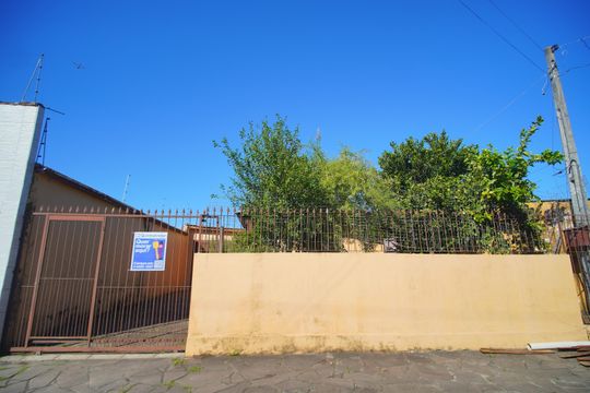 fachada de casa à venda com 2 quartos, 170m² em Feitoria, São Leopoldo