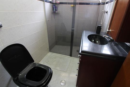 Banheiro 1 de casa à venda com 2 quartos, 150m² em Vila Granada, São Paulo