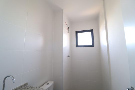 Banheiro de apartamento para alugar com 1 quarto, 44m² em Granja Marileusa, Uberlândia