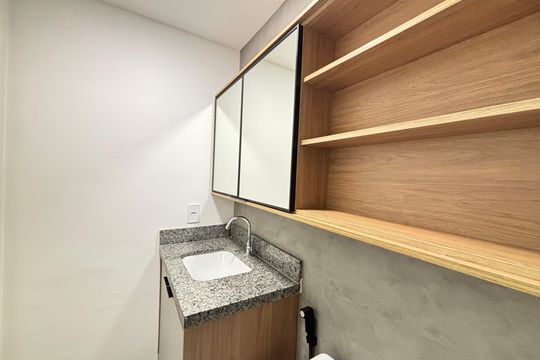 Banheiro da Suíte de apartamento para alugar com 1 quarto, 25m² em Vila Olímpia, São Paulo