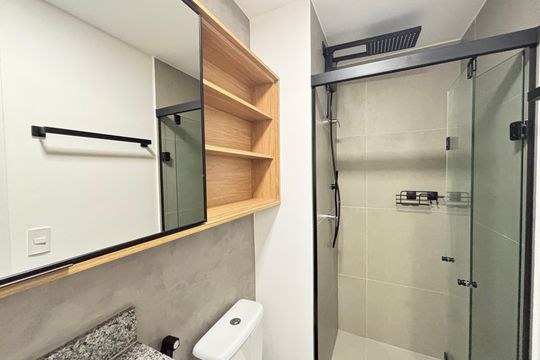 Banheiro da Suíte de apartamento para alugar com 1 quarto, 25m² em Vila Olímpia, São Paulo