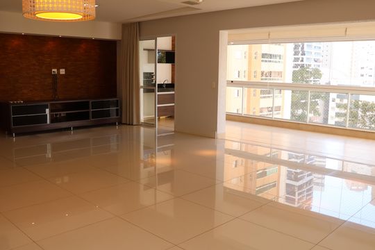 Apartamento para alugar com 4 quartos, 167m² em Jardim Goiás, Goiânia