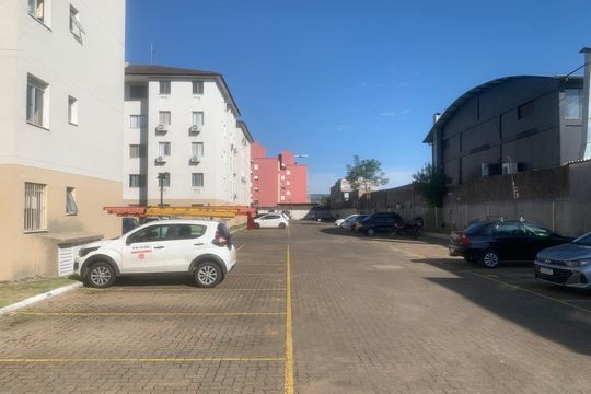 Garagem de apartamento à venda com 2 quartos, 47m² em Sarandi, Porto Alegre
