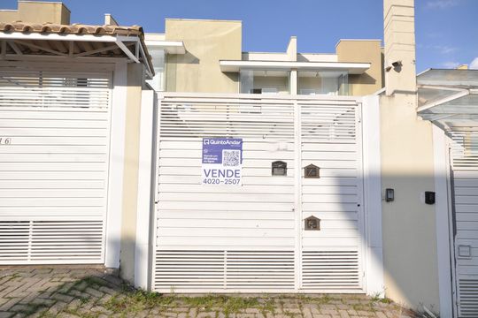 Fachada de casa à venda com 3 quartos, 160m² em Vila Pedra Branca, São Paulo