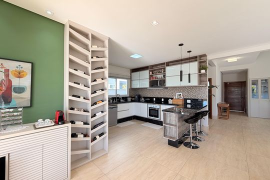 Cozinha de casa de condomínio à venda com 3 quartos, 340m² em Medeiros, Jundiaí