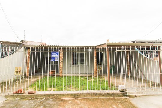 Fachada de casa à venda com 3 quartos, 200m² em Harmonia, Canoas