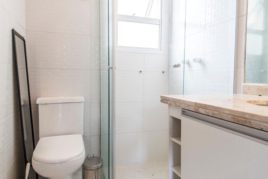 Banheiro da Suíte de apartamento para alugar com 2 quartos, 94m² em Centro de Apoio I (alphaville), Santana de Parnaíba
