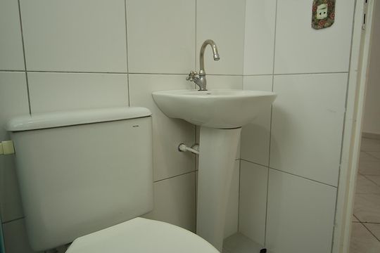 Banheiro de apartamento à venda com 2 quartos, 48m² em Jd Iraja, São Bernardo do Campo