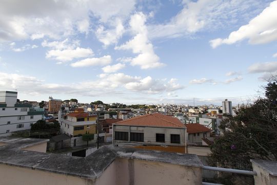 Vista de casa à venda com 4 quartos, 450m² em Minas Brasil, Belo Horizonte