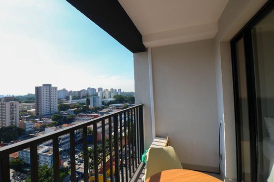 Varanda de kitnet/studio para alugar com 1 quarto, 23m² em Santo Amaro, São Paulo