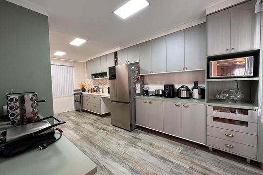 Cozinha de casa de condomínio à venda com 4 quartos, 310m² em Recreio dos Bandeirantes, Rio de Janeiro