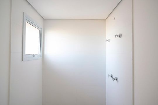 Banheiro da suíte de apartamento à venda com 2 quartos, 69m² em Centro, São Caetano do Sul