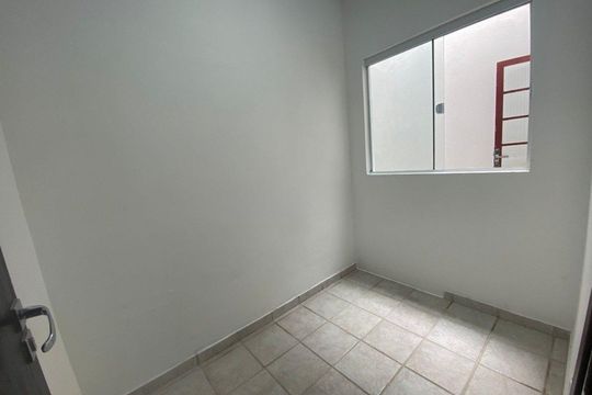 Quarto 2 de casa para alugar com 2 quartos, 82m² em Centro, Florianópolis