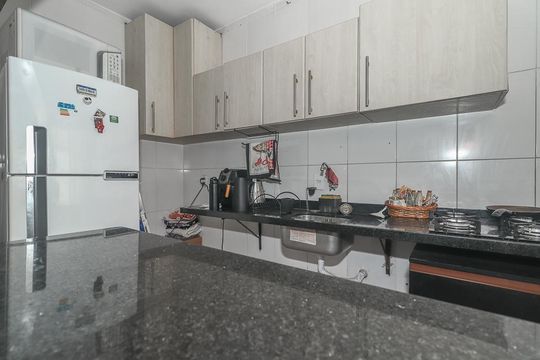 Cozinha e Área de Serviço de apartamento à venda com 1 quarto, 42m² em Santa Cecília, Porto Alegre