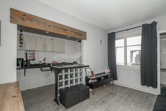 Sala de apartamento à venda com 1 quarto, 42m² em Santa Cecília, Porto Alegre
