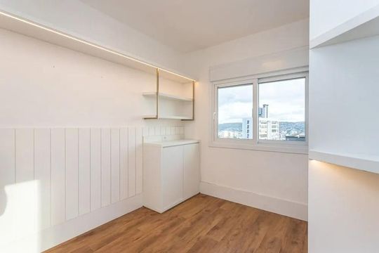 Quarto 2 de apartamento para alugar com 2 quartos, 71m² em Petrópolis, Porto Alegre