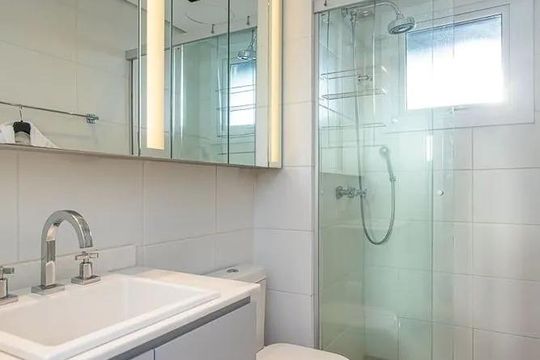 Banheiro 1 de apartamento para alugar com 2 quartos, 71m² em Petrópolis, Porto Alegre
