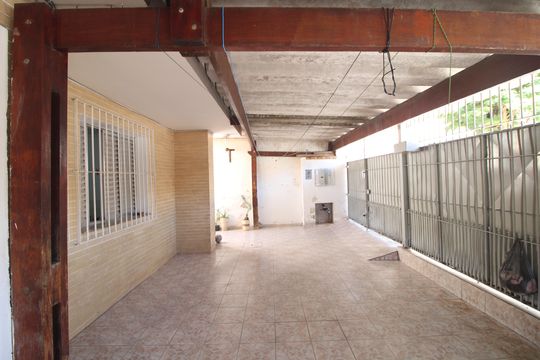 Garagem de casa à venda com 3 quartos, 103m² em Jardim Floresta, São Paulo