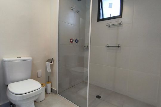 Banheiro de kitnet/studio à venda com 1 quarto, 28m² em Liberdade, São Paulo