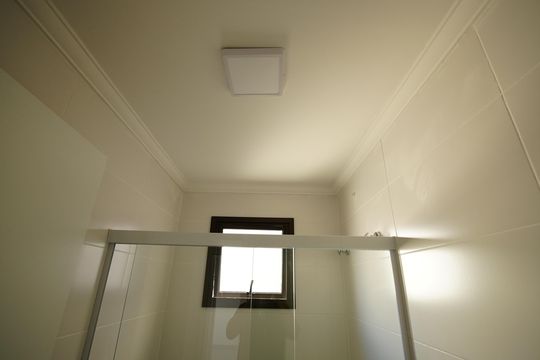 Banheiro da Suite de apartamento para alugar com 2 quartos, 56m² em Parque das Nações, Santo André