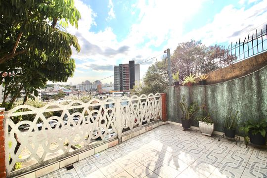 Quintal  de casa para alugar com 3 quartos, 150m² em Jardim Maringa, São Paulo