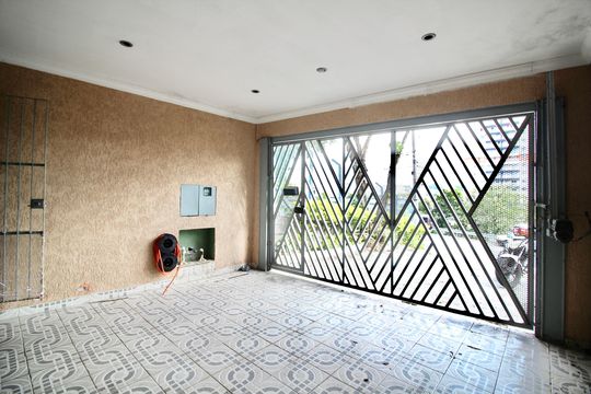 Garagem de casa para alugar com 4 quartos, 150m² em Jardim Maringa, São Paulo