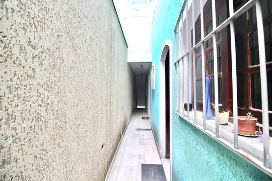Corredor de casa para alugar com 4 quartos, 150m² em Jardim Maringa, São Paulo
