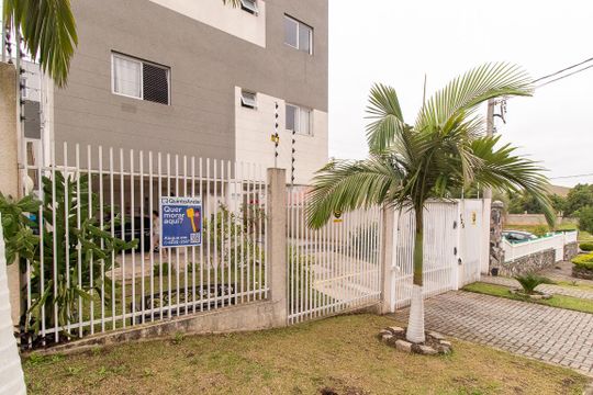 Fachada do bloco de apartamento para alugar com 1 quarto, 40m² em Cajuru, Curitiba
