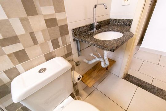 Banheiro Social de apartamento para alugar com 1 quarto, 40m² em Cajuru, Curitiba