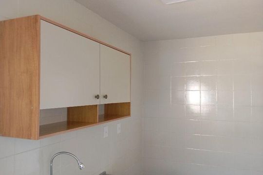 Cozinha de apartamento para alugar com 2 quartos, 53m² em Menino Deus, Porto Alegre