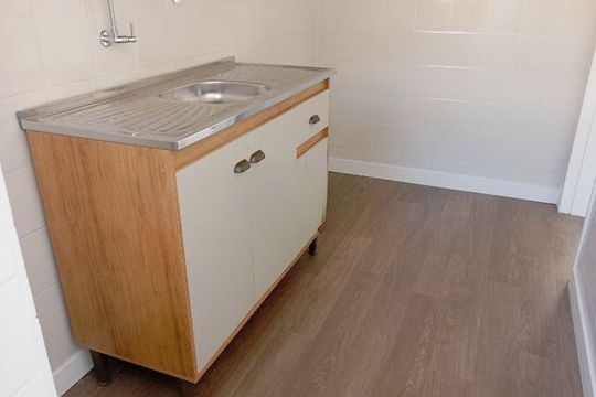 Cozinha de apartamento para alugar com 2 quartos, 53m² em Menino Deus, Porto Alegre