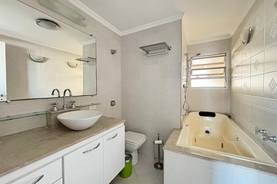 Banheiro de apartamento para alugar com 3 quartos, 118m² em Indianópolis, São Paulo