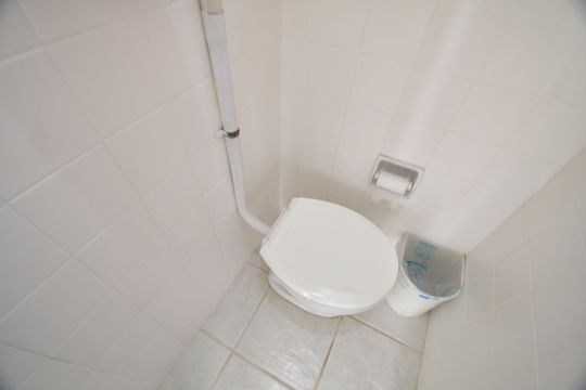 Banheiro de serviço de apartamento à venda com 3 quartos, 90m² em Chácara da Barra, Campinas