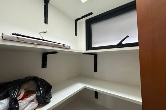 Despensa de casa de condomínio à venda com 3 quartos, 250m² em Quintas do Ingaí, Barueri