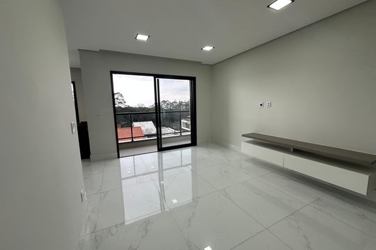Sala de casa de condomínio à venda com 3 quartos, 250m² em Quintas do Ingaí, Barueri