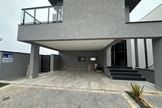Fachada de casa de condomínio à venda com 3 quartos, 250m² em Quintas do Ingaí, Barueri