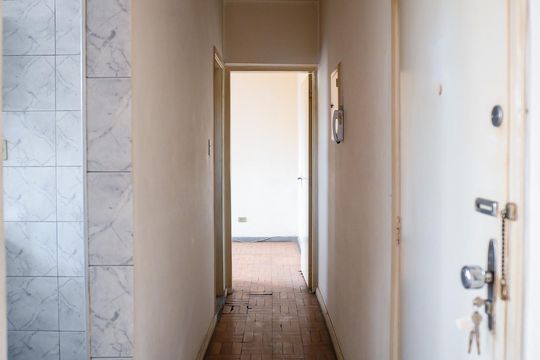 Corredor de apartamento para alugar com 1 quarto, 48m² em Cambuci, São Paulo