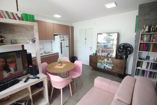 Sala de apartamento à venda com 1 quarto, 45m² em Santa Maria, Belo Horizonte