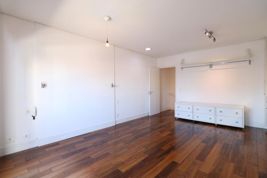 Suíte de casa para alugar com 1 quarto, 120m² em Vila Hamburguesa, São Paulo