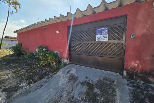 Fachada de casa para alugar com 3 quartos, 190m² em Vilamar, Praia Grande