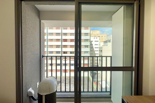 Varanda de kitnet/studio para alugar com 1 quarto, 26m² em Pinheiros, São Paulo