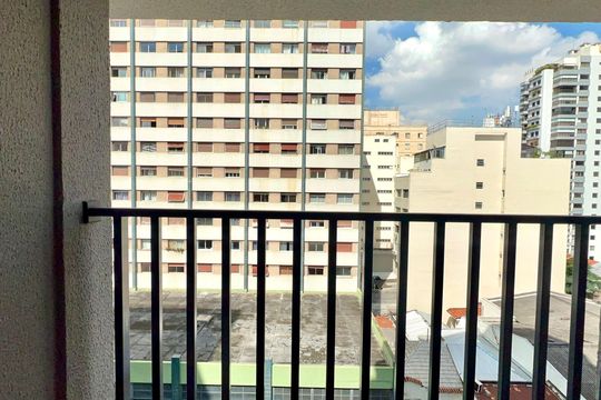 Varanda de kitnet/studio para alugar com 1 quarto, 26m² em Pinheiros, São Paulo